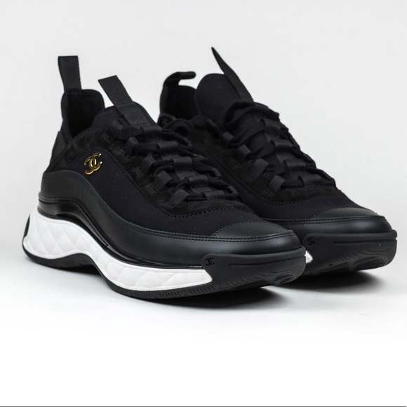 CHANEL LOW-TOP SNEAKERS - Picture 3 of 12